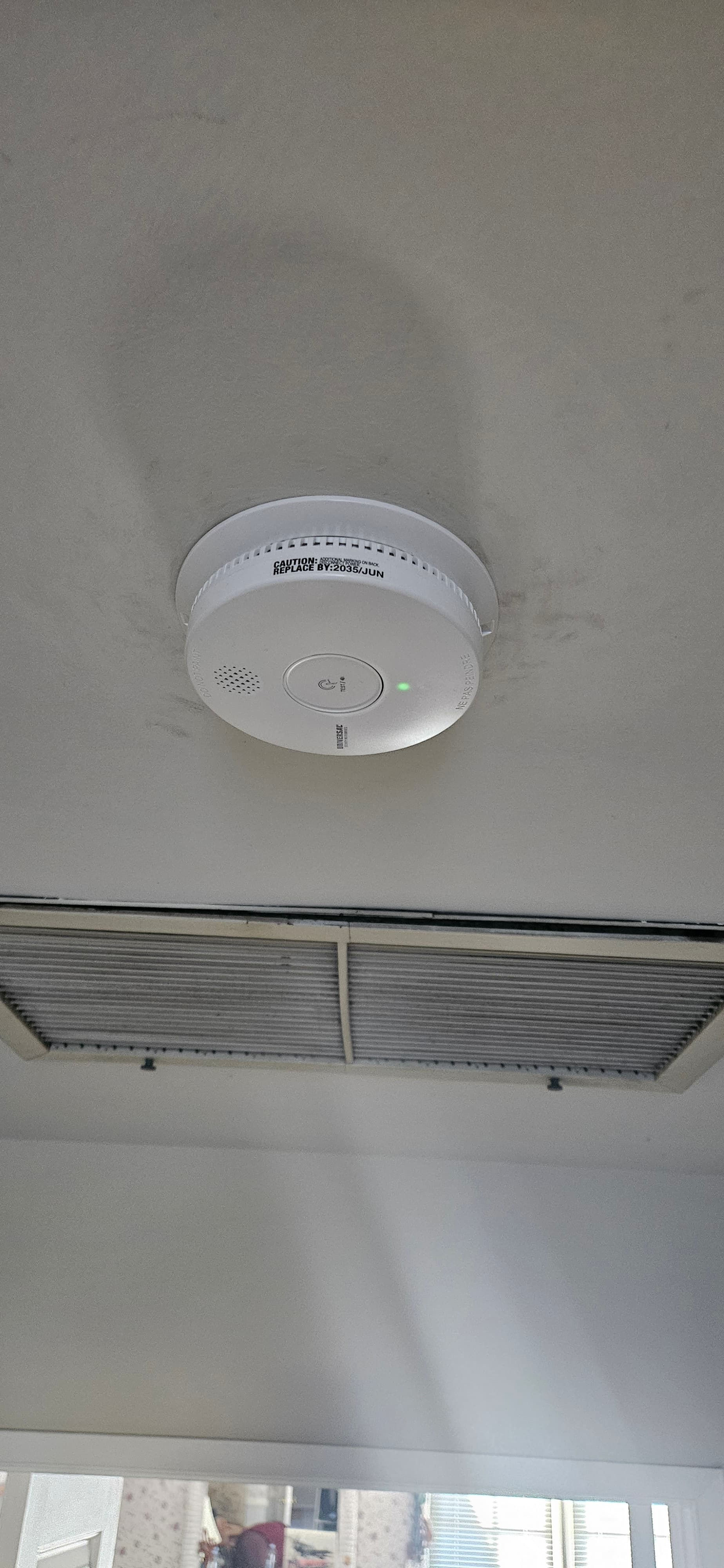 Smoke detector installation