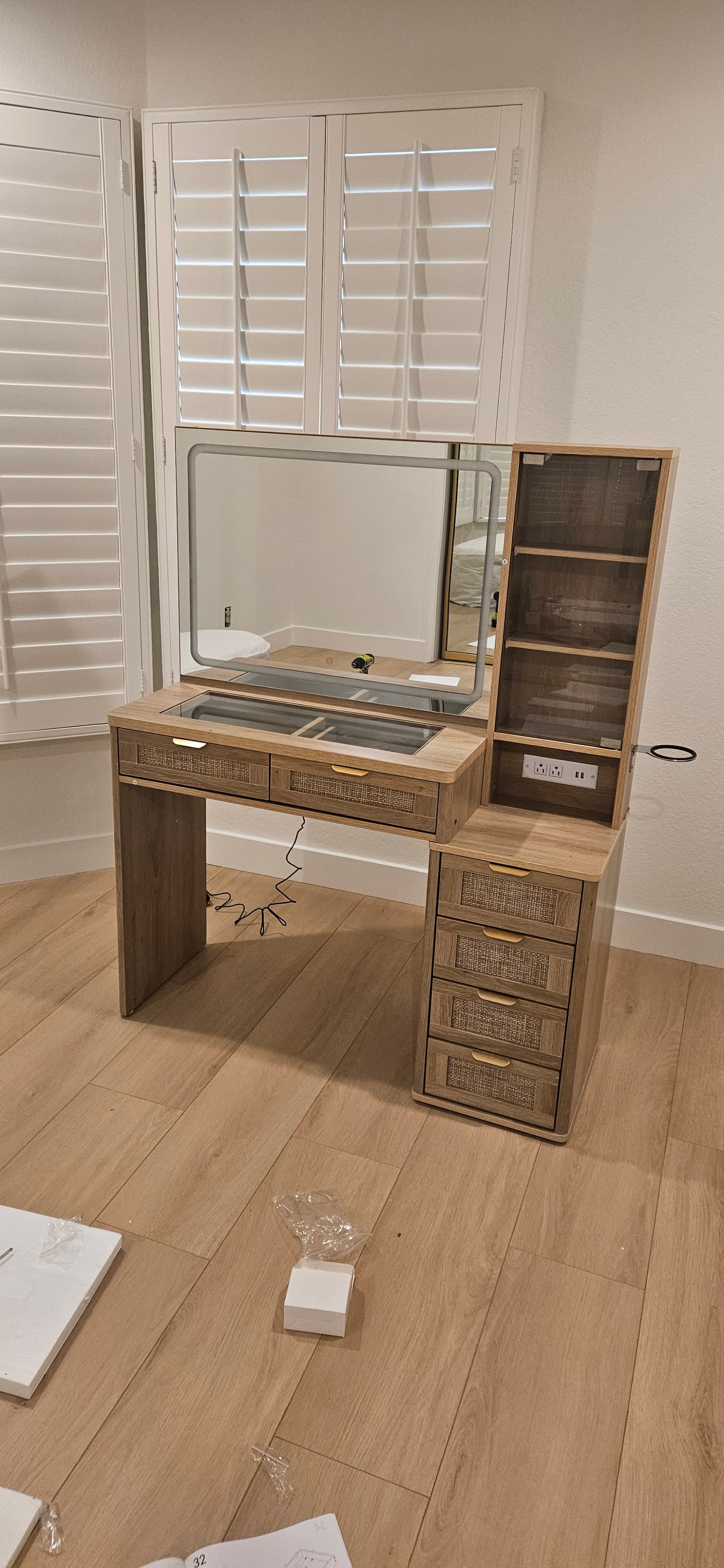 Bedroom dresser and mirror set